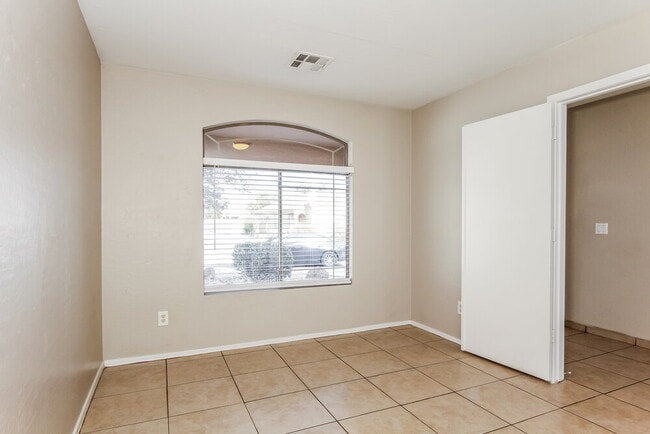 Photo - 10637 W Nez Perce St