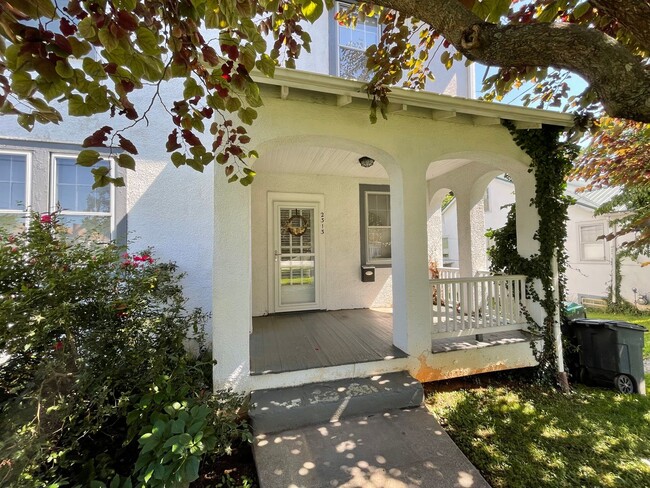 Photo - Charming House on Fontaine Ave