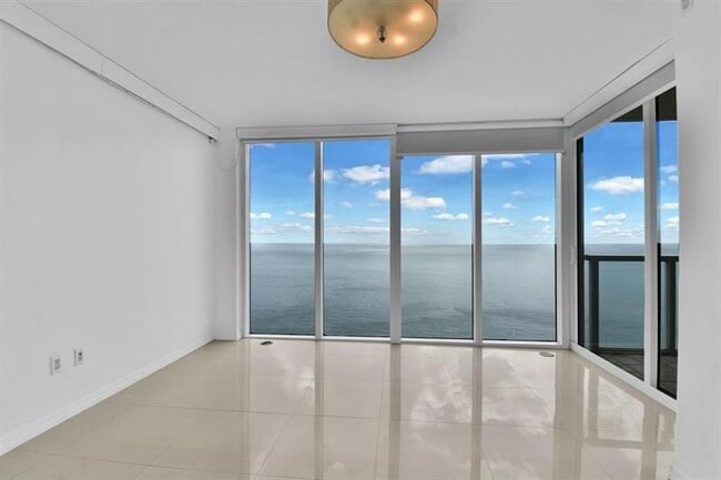 Photo - 16699 Collins Ave Unidad 3402