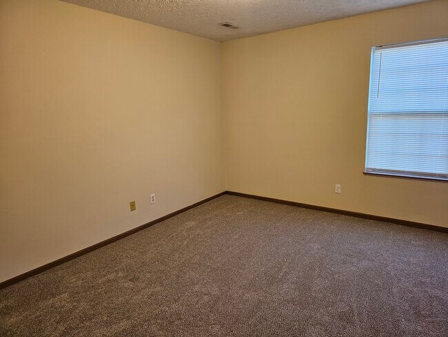 Photo - 3548 Harris Ave NW