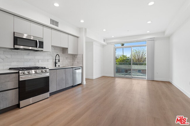 Photo - 160 Chestnut St