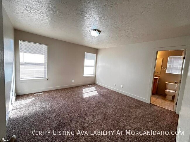 Photo - 2-car garage in convenient location w/ pat...