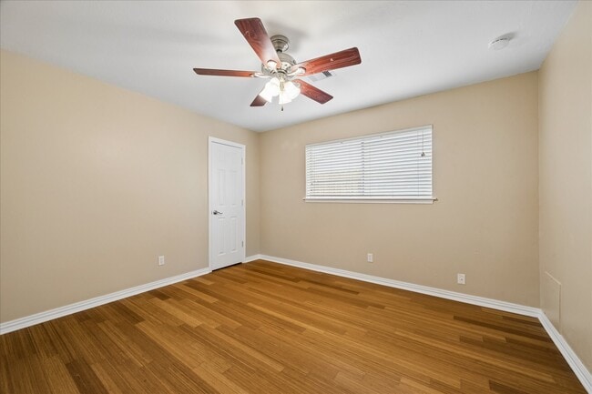 Photo - 15710 Thunderbay Dr