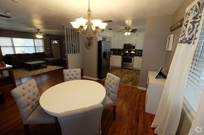Building Photo - 3227 Gardner Rd Rental