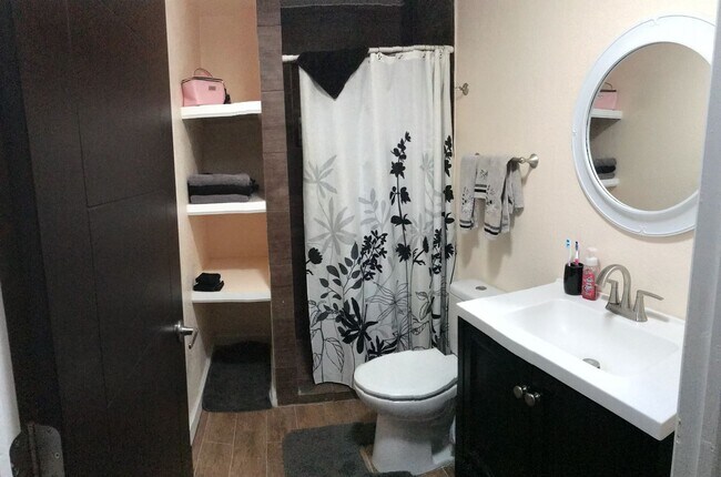 Photo - HOME FOR RENT IN THE UTEP AREA