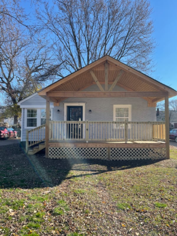 Photo - 1172 Panama St