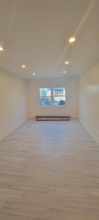 Photo - 101-48-101-95 95th St