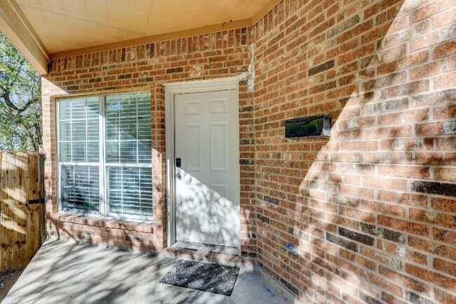 Photo - 10302 Buffum St