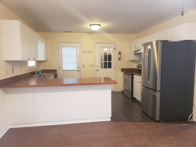 Photo - 334 Woodberry Cir