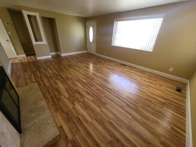 Photo - 1010 S Division St