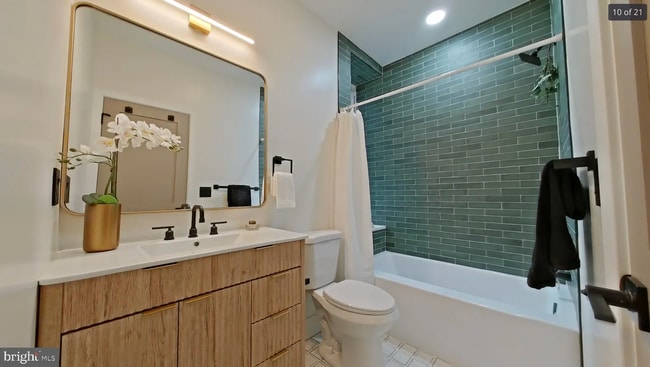 Photo - 1613 N 33rd St Unidad B