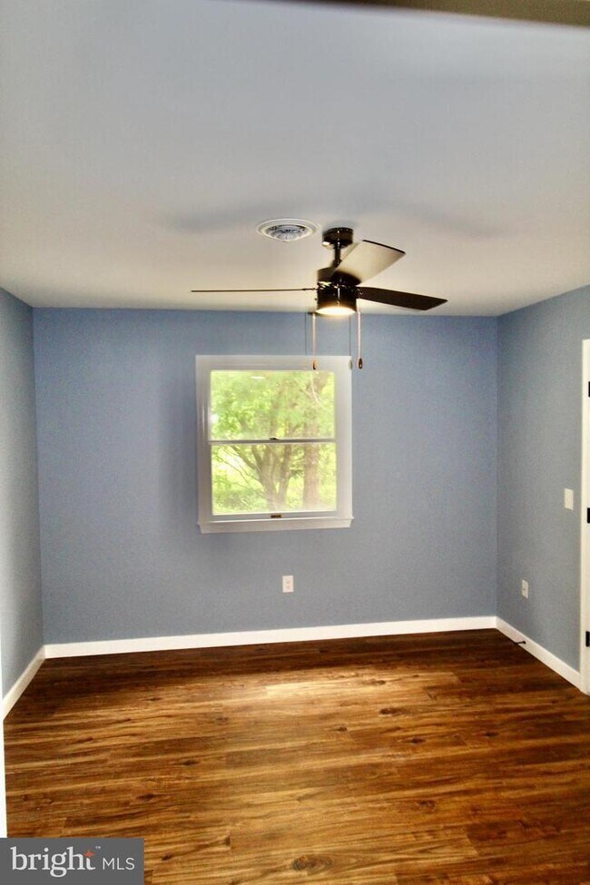 Photo - 8340 Langmaid Rd Unit D