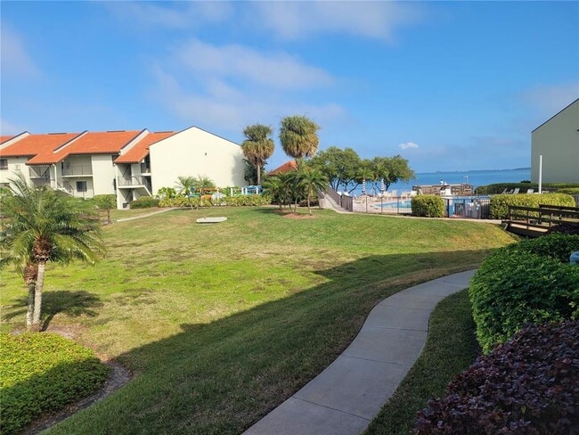 Building Photo - 1515 Pinellas Bayway S Unit 17