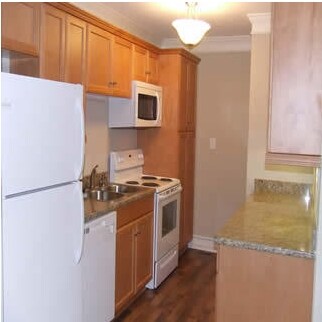 Kitchen - Brickettwood Apartments