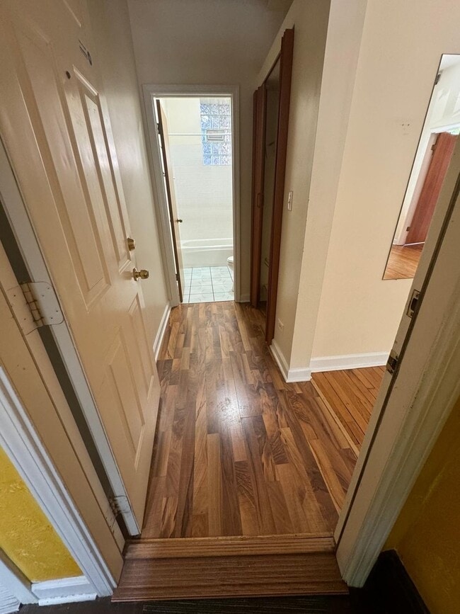 Photo - 1114 N Rockwell St Unit 3