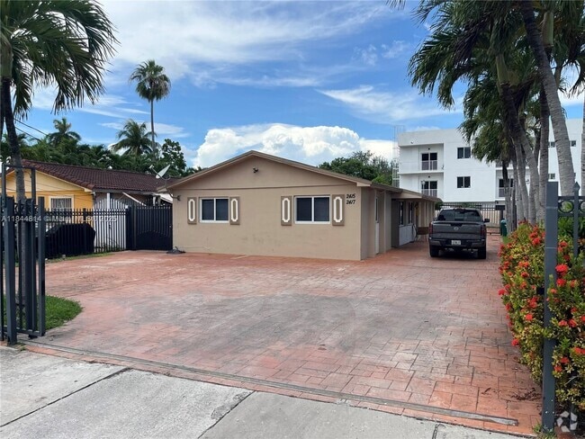 Building Photo - 2415 NW 18th Terrace Rental