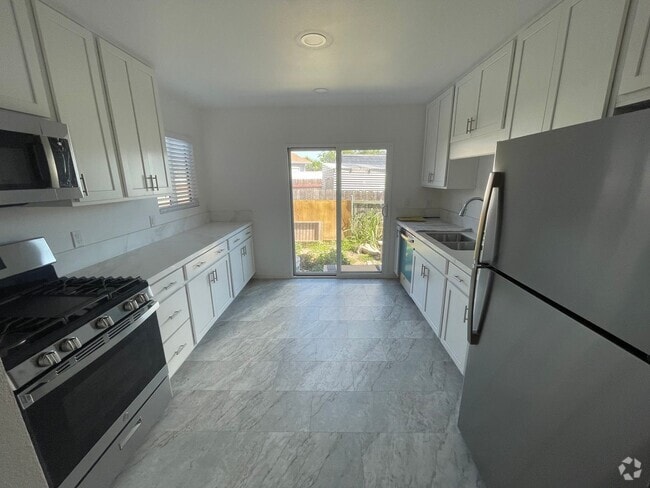 Building Photo - Manzanita Unit A Rental