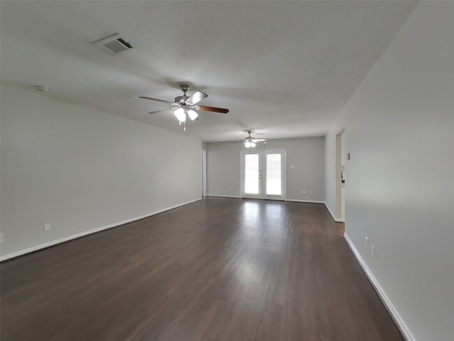 Photo - 28707 Binefield St