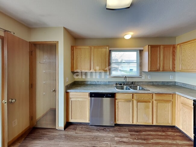 Photo - 1833 Kathiwade Dr