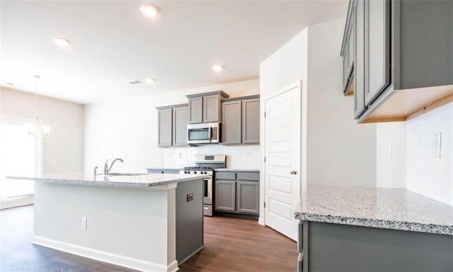 Photo - 639 Blue Juniper Cir