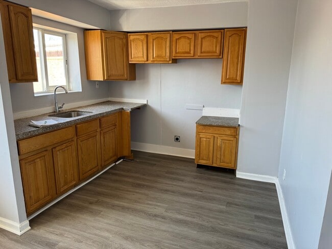 Building Photo - 14520 Milverton Rd