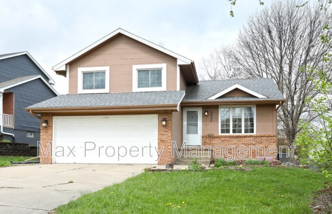 Photo - 6827 Hickory Ln