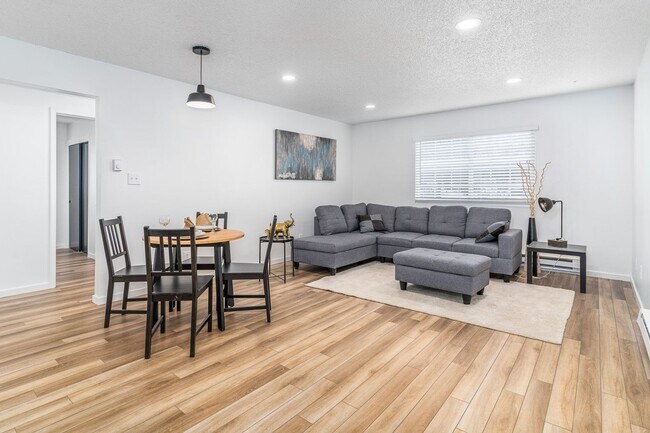 Photo - 10417 E 4th Ave Unidad 6