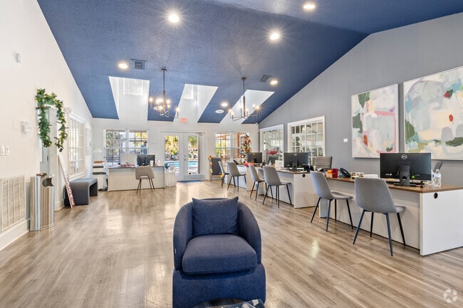 The Capitol - Lobby - The Capitol