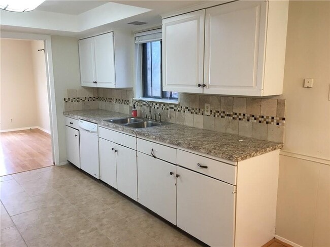 Photo - 1705 Pebble Brook Dr