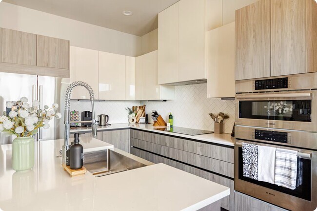 Photo - 1817 N Saint Marys St