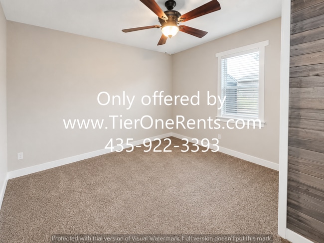 This property offers a NO DEPOSIT option available for qualified renters!