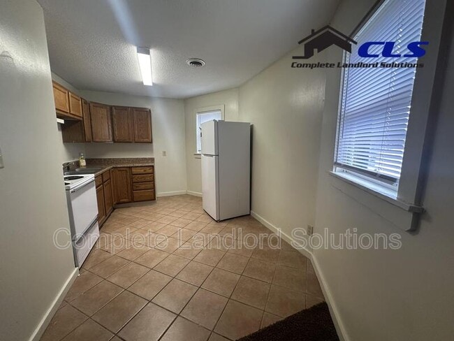 Photo - 1362 Chestnut St