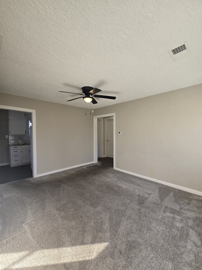 Photo - 1642 N Erie St