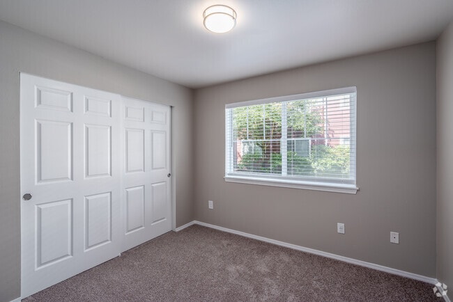 3BD, 2 BA - 1,172SF