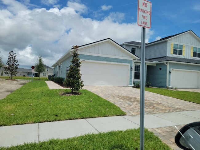 Building Photo - 808 Cherry Elm Dr Unit NA