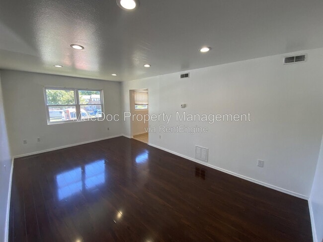810 Sledgehammer Dr