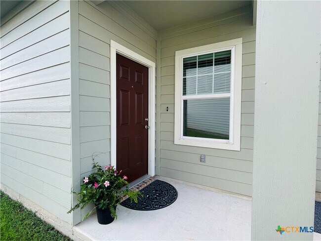 Photo - 532 Peony Ct