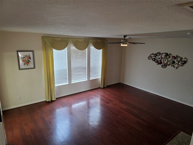 Photo - 2715 Riverhollow Ln