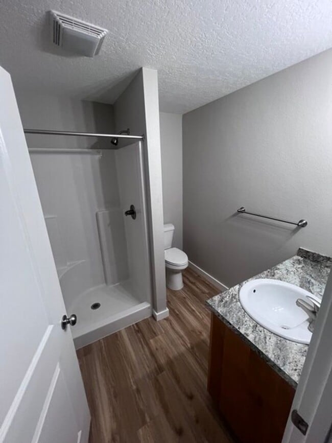 Photo - One Bedroom at Limestone Estates Unit Univ.