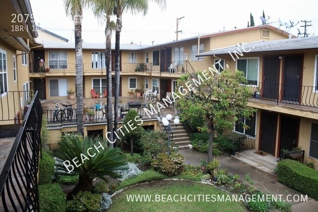 Photo - 2075 E Appleton St Unidad 4