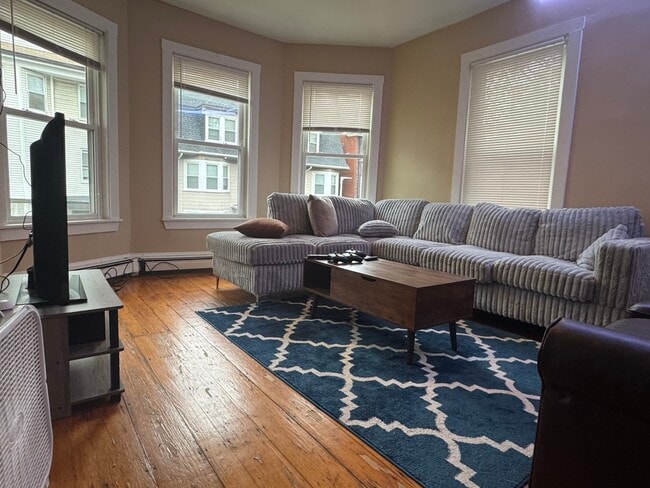 38 Hillside St Unit 1