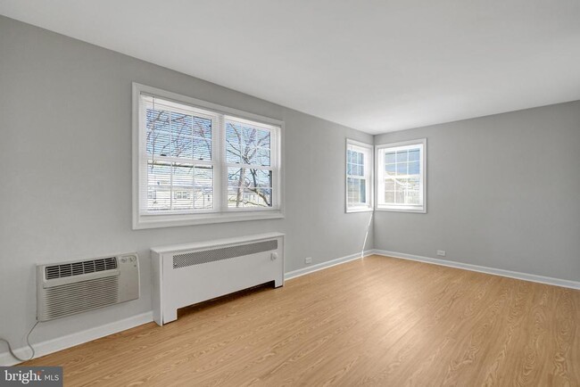 Building Photo - 206 N Trenton St Unit 206-2