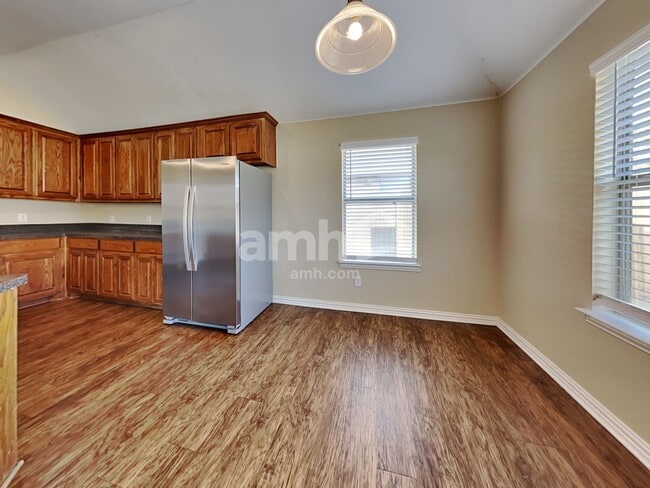 Photo - 213 Rawhide St