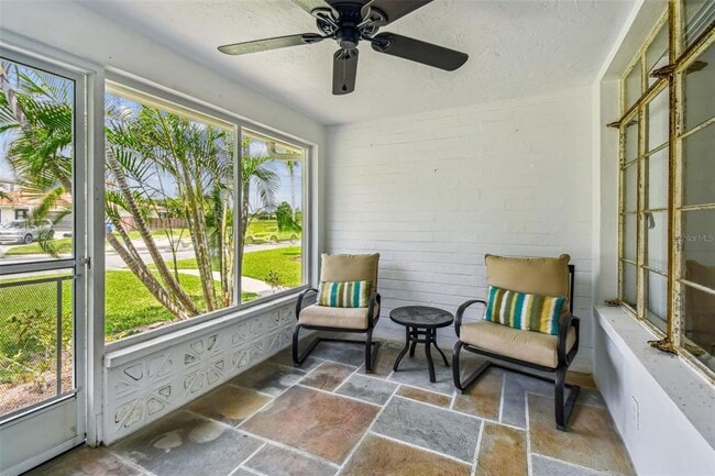 Photo - 275 Mateo Way NE