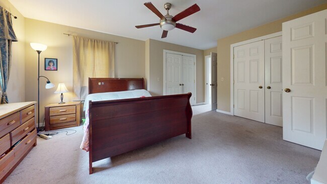 Photo - 175 E King Rd
