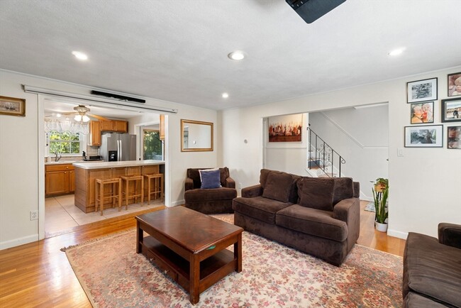 Photo - 203 Linwood St