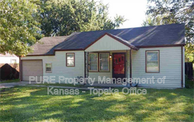 Building Photo - 2332 SE Kentucky Ave Rental