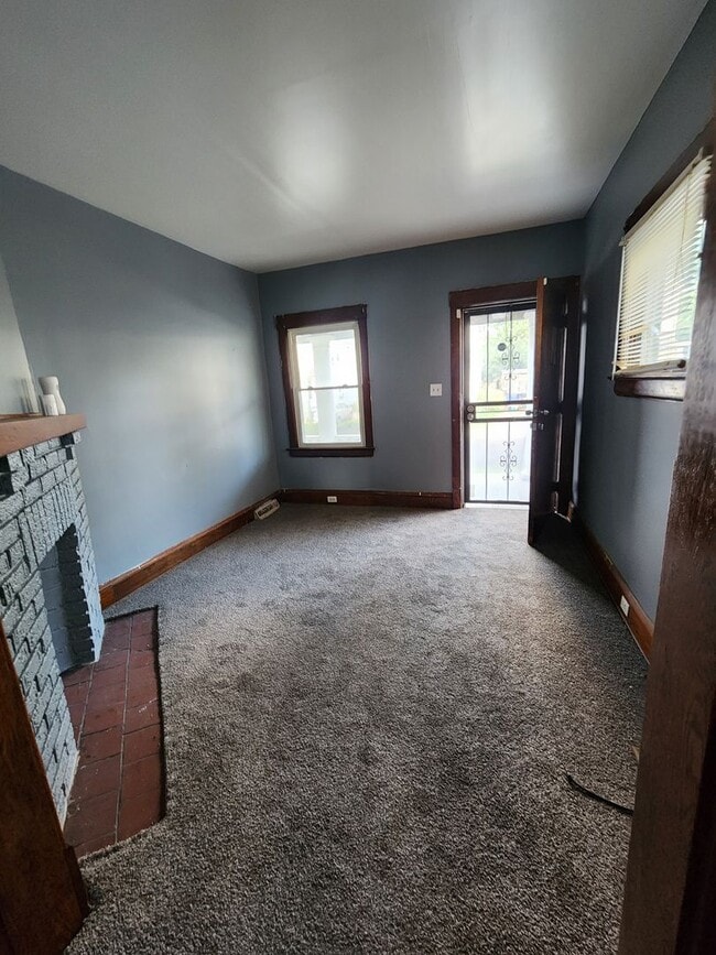 Photo - 2 Bedroom First Floor Apartment For Rent o...