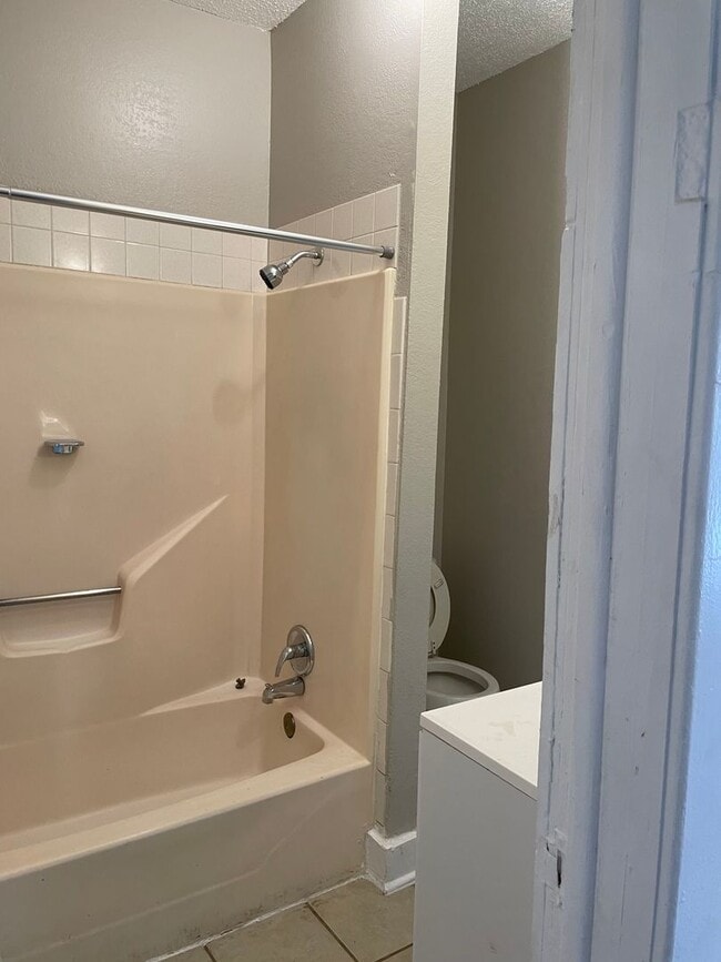 Photo - Recently updated, 1 bedroom with office space