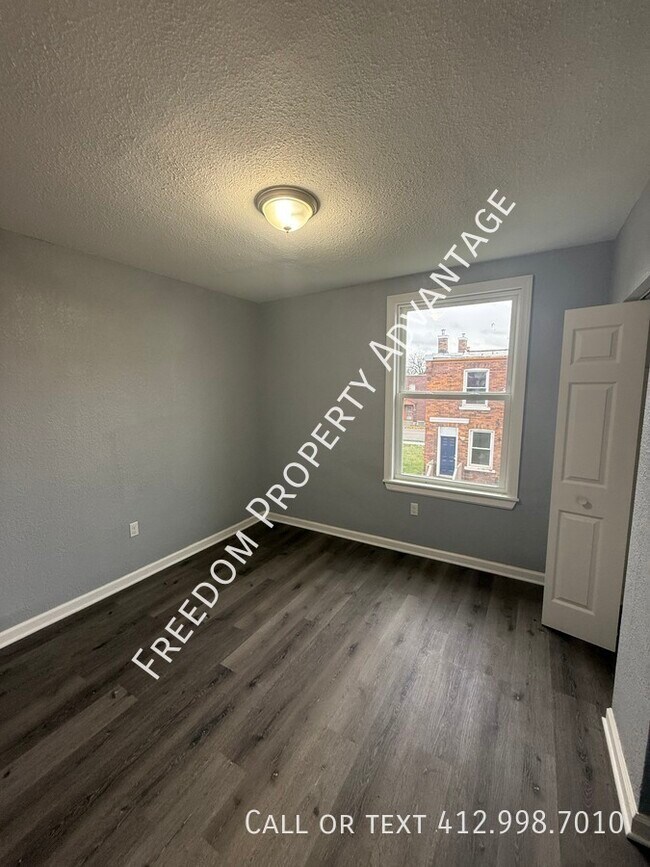 Photo - 7814 Formosa Way